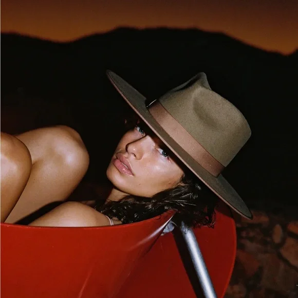 Lack Of Color Teak Rancher - Picture 2 of 8